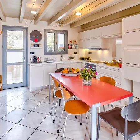 Modern Flat With Panoramic Sea View アパート