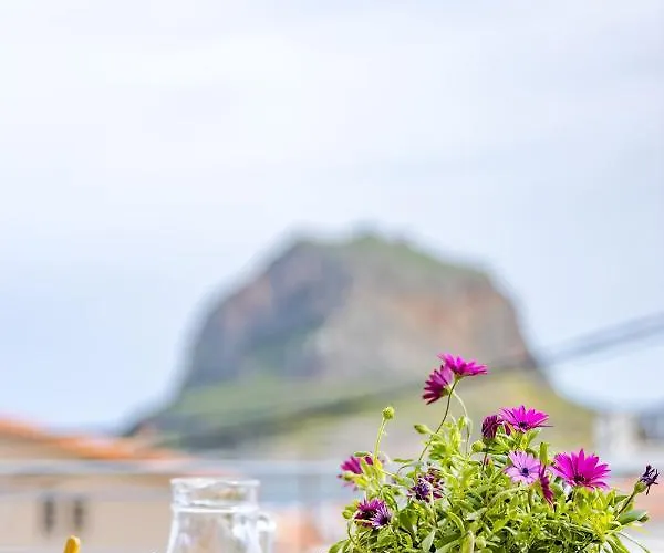 Modern Flat With Panoramic Sea View