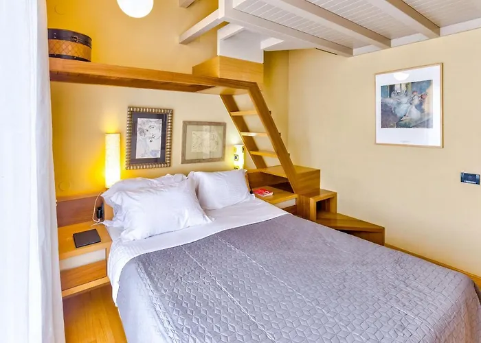 Modern Flat With Panoramic Sea View דירה *