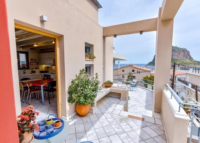 Modern Flat With Panoramic Sea View