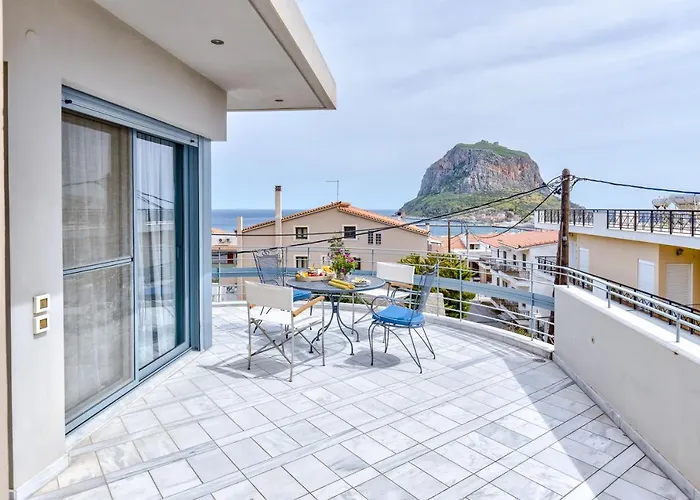 Modern Flat With Panoramic Sea View