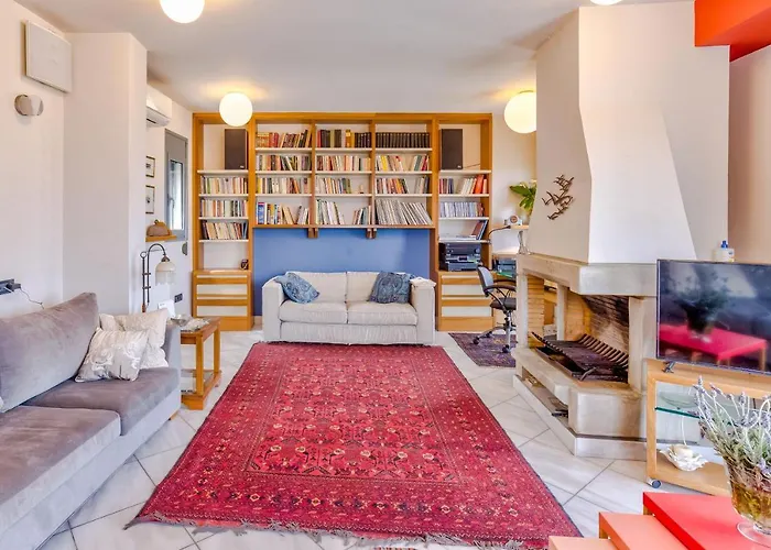 Modern Flat With Panoramic Sea View