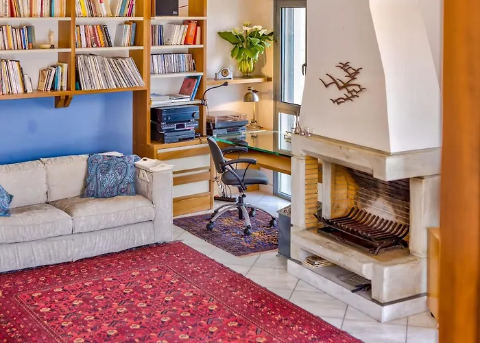 Modern Flat With Panoramic Sea View מונמבאסיה